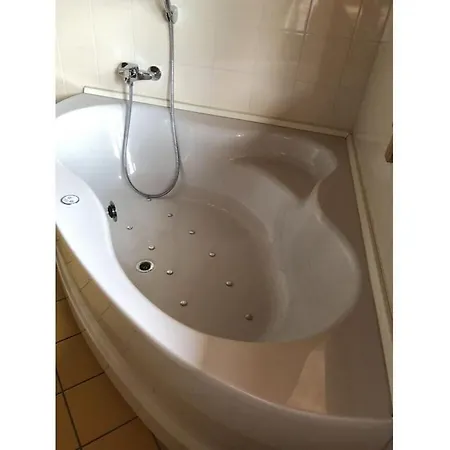 בית נופש With 8 Bedrooms *